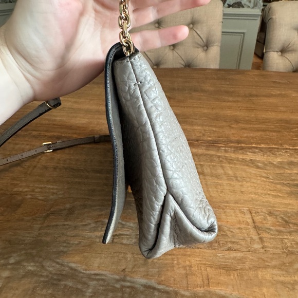 BURBERRY Mildenhall Large Signature Grain Leather Shoulder Bag Pearl Grey Chain - Picture 5 of 16